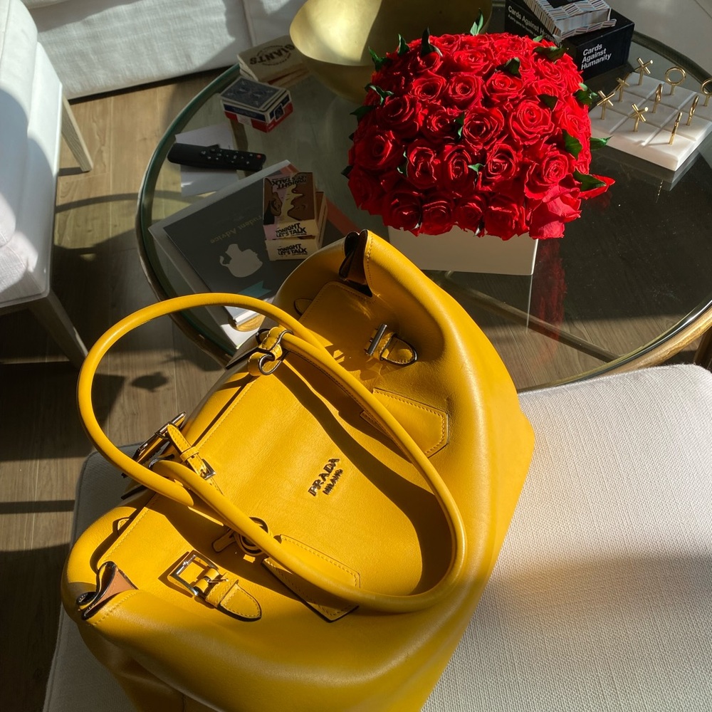Prada travel bag. Perfect condition. Yellow - Picture 10 of 10